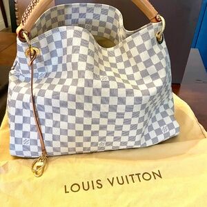 Louis Vuitton Artsy Shoulder Bag Damier Azur White Leather, excellent condition